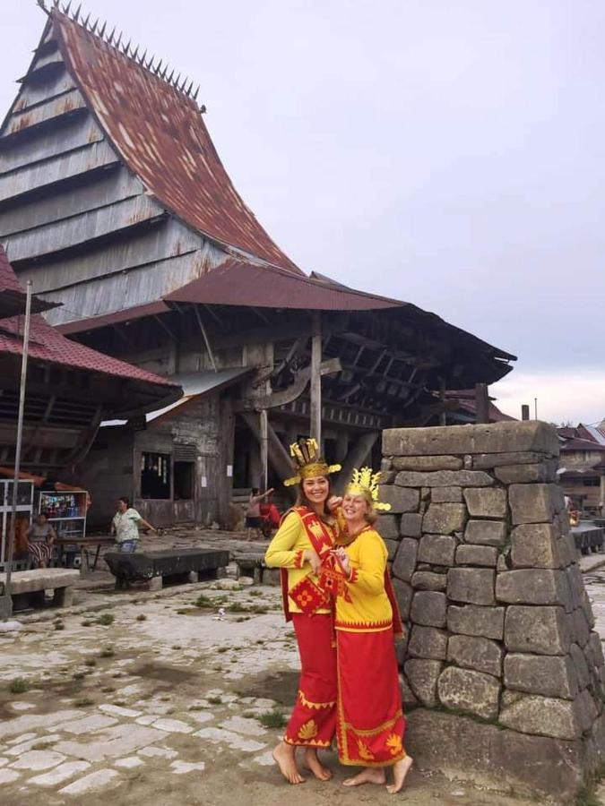 Salty Dog Hostel Telukdalem Buitenkant foto